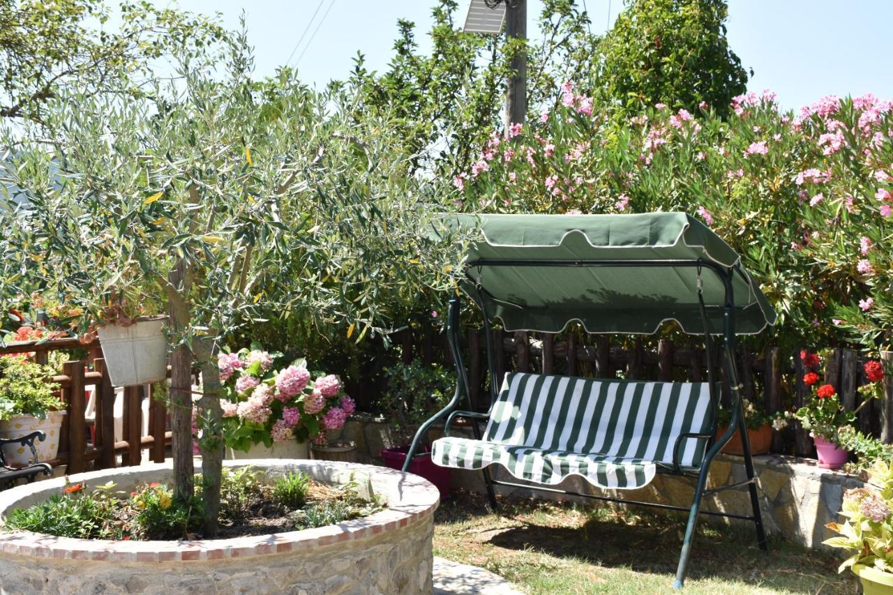 B&B Nel Verde Montesano sulla Marcellana Екстериор снимка
